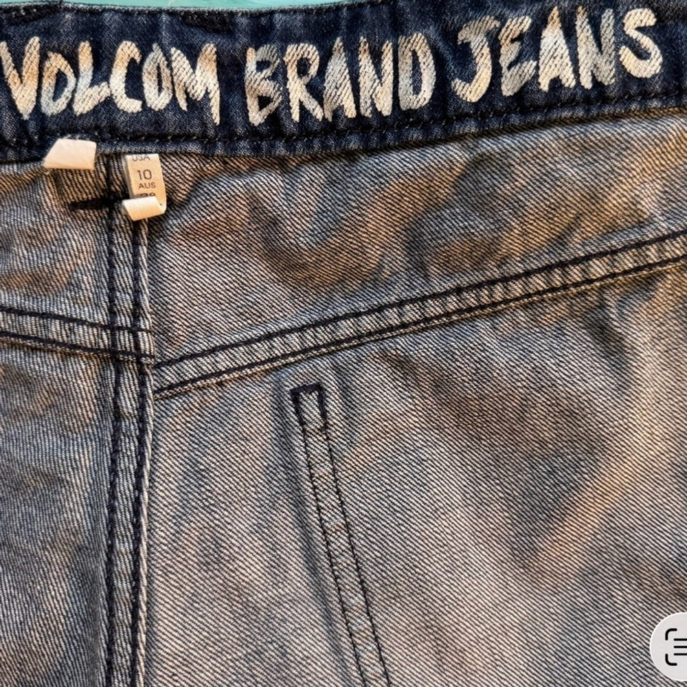Volcom Y2K Denim Frayed Hem Shorts Size 28 Festival Distressed Denim Streetwear - Picture 5 of 12